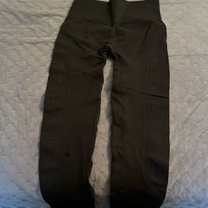 Lululemon leggings, Ebb Street